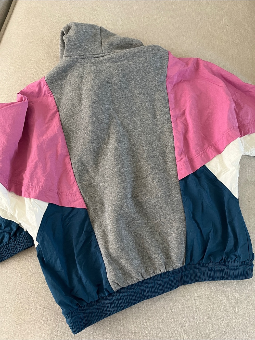Nike XS Women’s Pullover - Picture 6 of 6